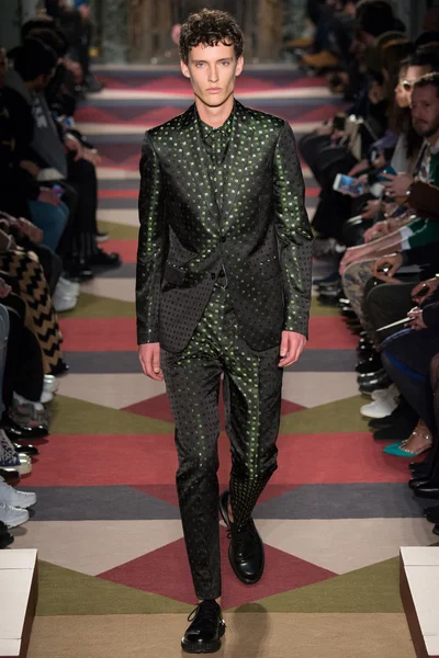 Look 52